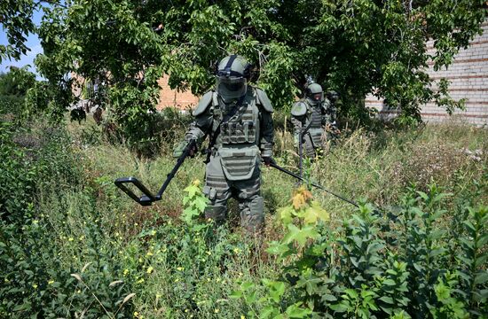 DPR Russia Ukraine Military Operation Demining