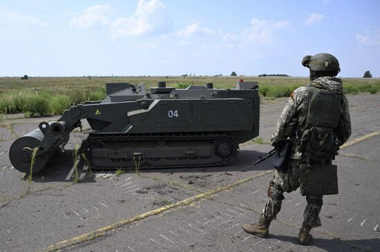 DPR Russia Ukraine Military Operation Demining