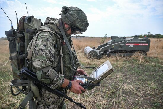 DPR Russia Ukraine Military Operation Demining