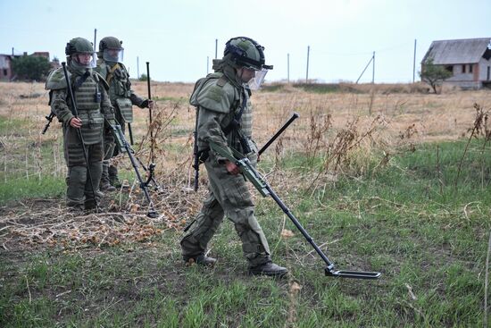DPR Russia Ukraine Military Operation Demining