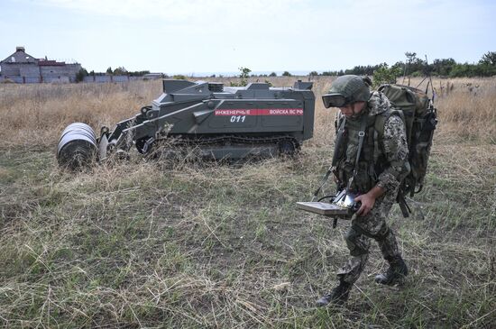 DPR Russia Ukraine Military Operation Demining