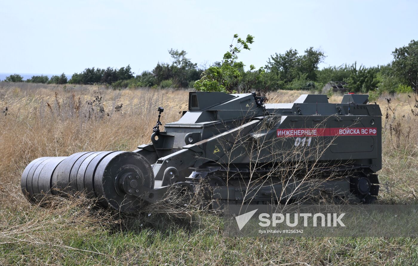 DPR Russia Ukraine Military Operation Demining