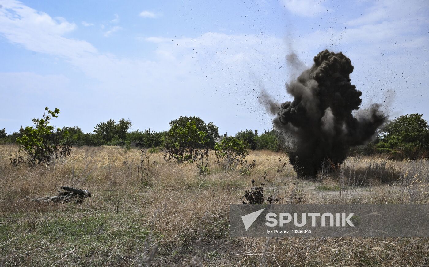 DPR Russia Ukraine Military Operation Demining