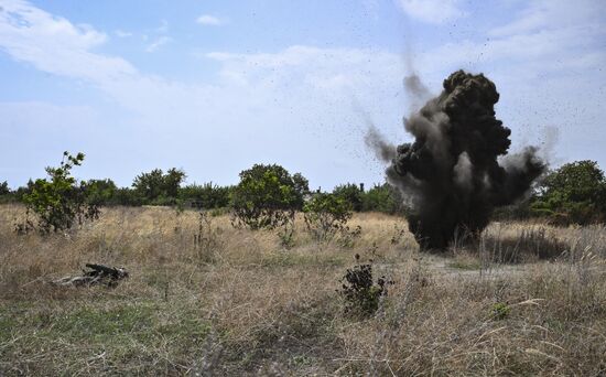 DPR Russia Ukraine Military Operation Demining