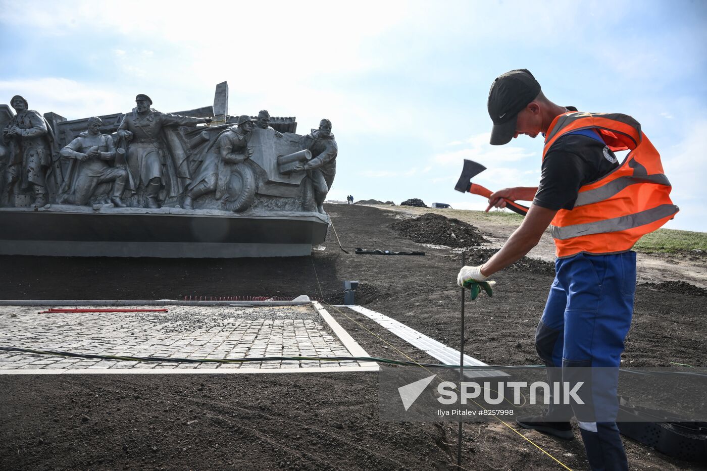 DPR Russia Ukraine Military Operation Memorial Restoration