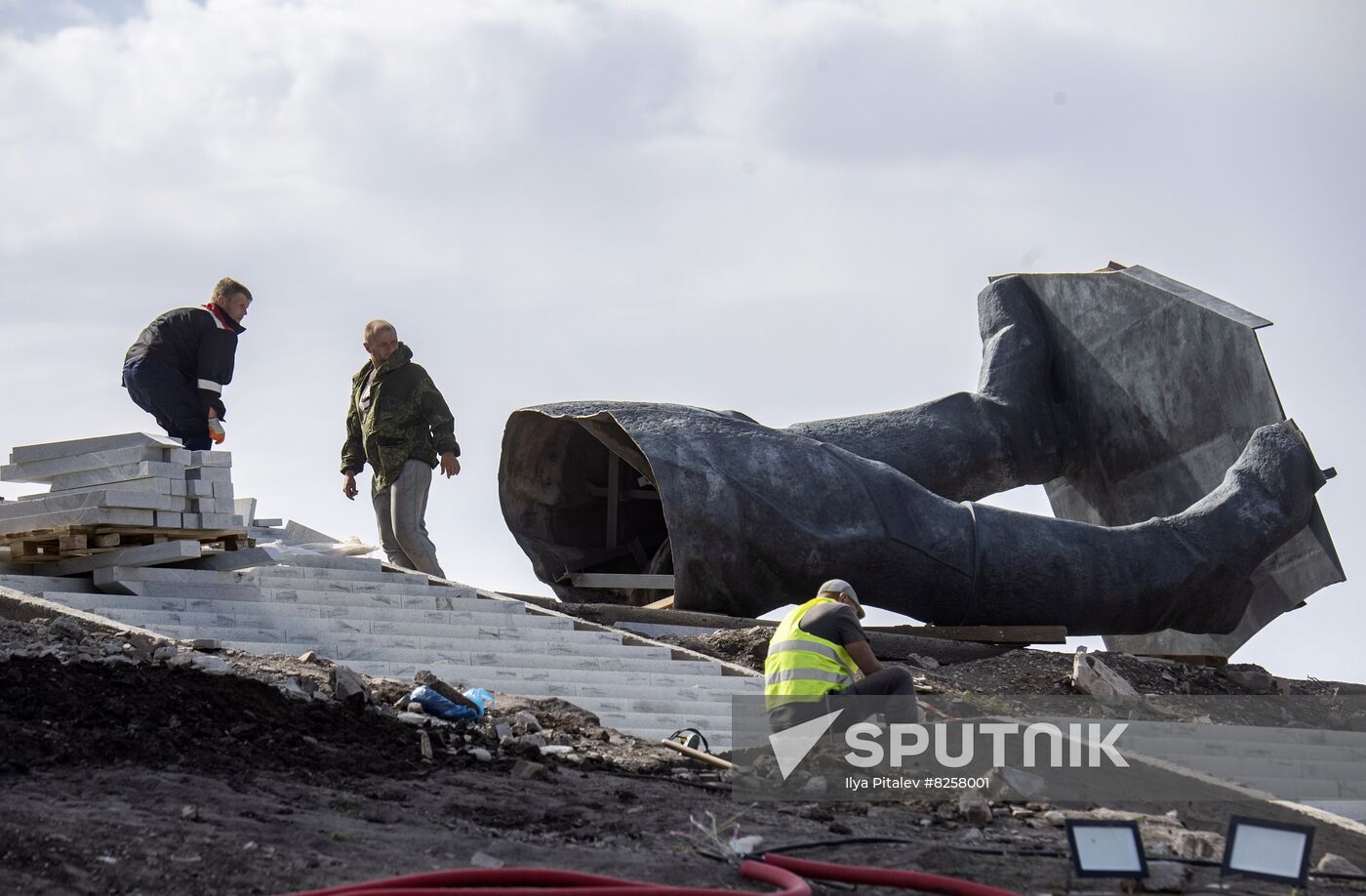 DPR Russia Ukraine Military Operation Memorial Restoration