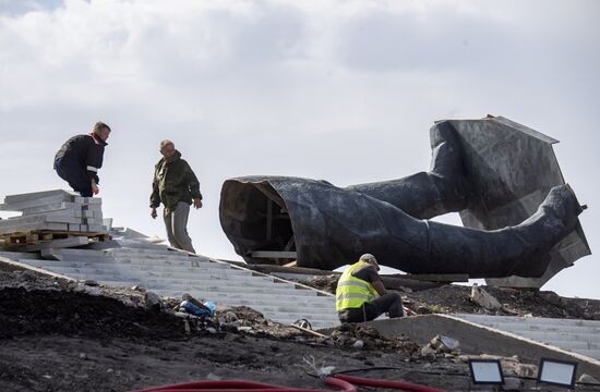 DPR Russia Ukraine Military Operation Memorial Restoration