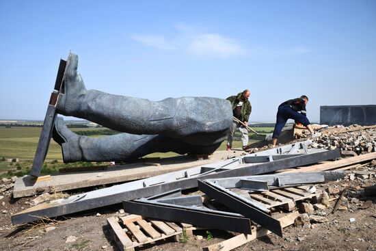 DPR Russia Ukraine Military Operation Memorial Restoration