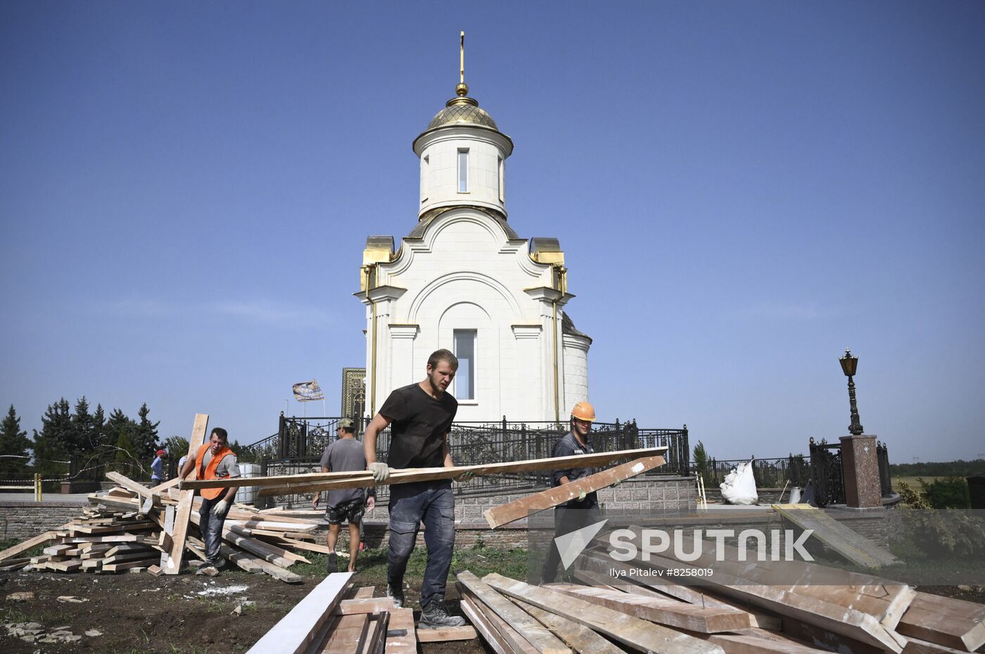 DPR Russia Ukraine Military Operation Memorial Restoration