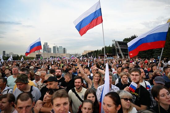 Russia National Flag Day