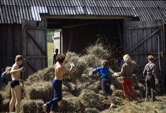 Estonian schoolchildren receive Moscow schoolchildren