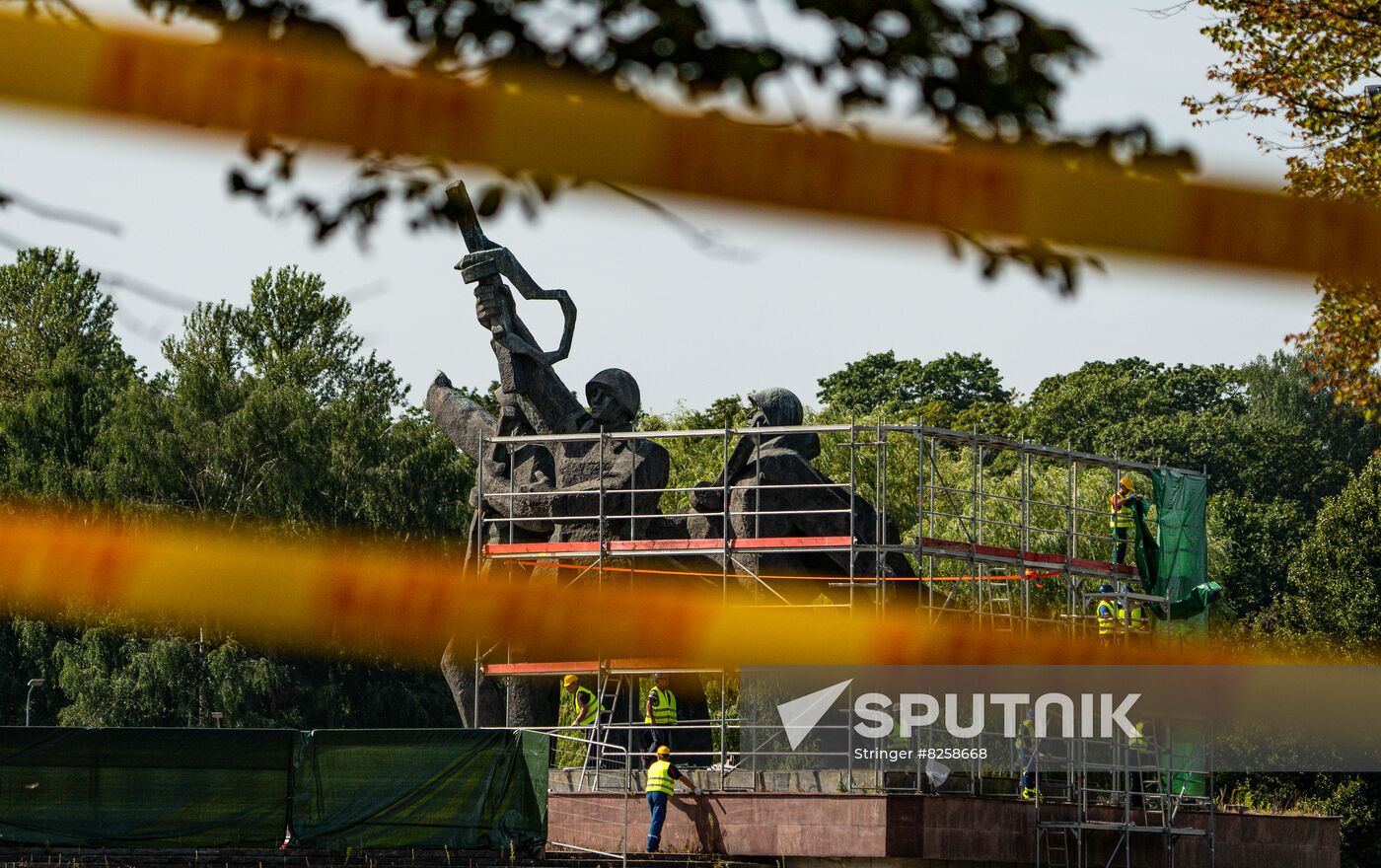 Latvia WWII Soviet Monument Demolition
