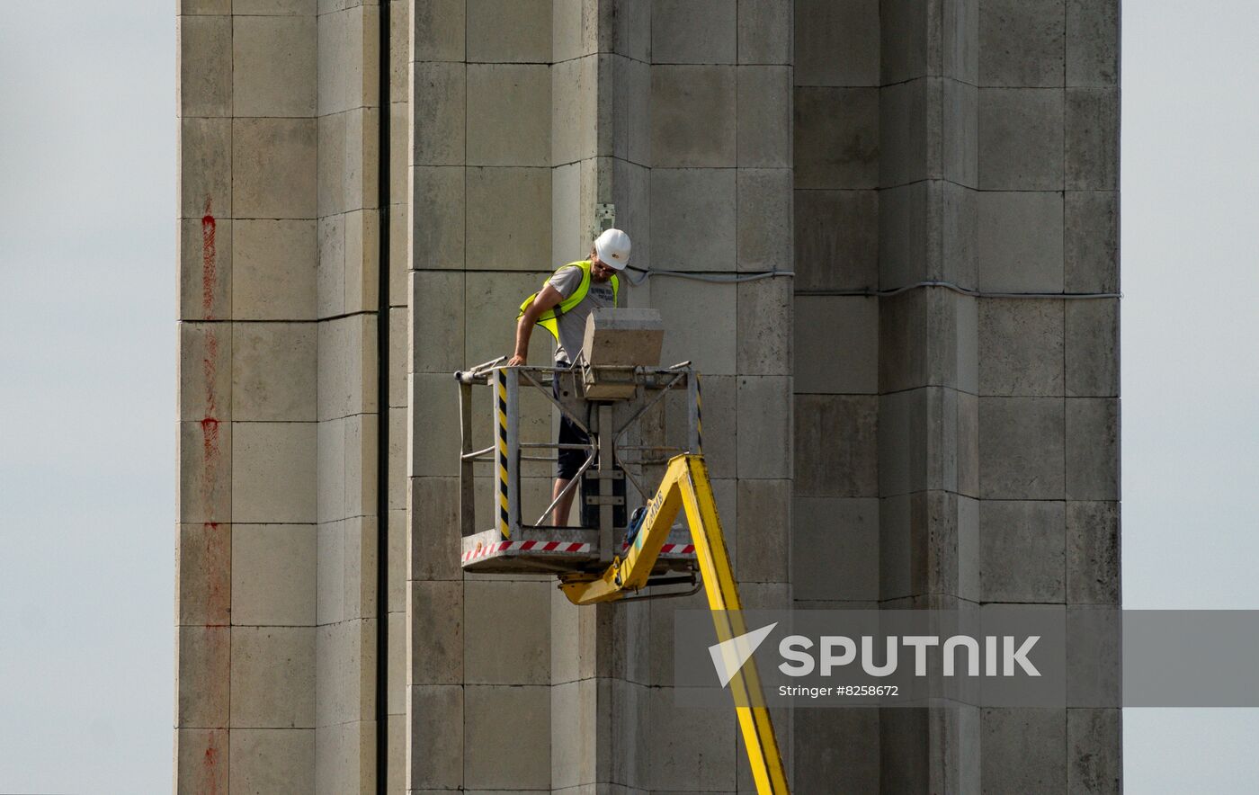 Latvia WWII Soviet Monument Demolition