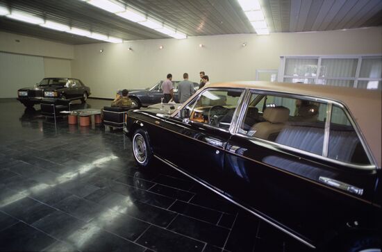 Rolls Royce auto dealer