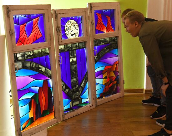 Art Cachalot Recycled Trash Exhibition