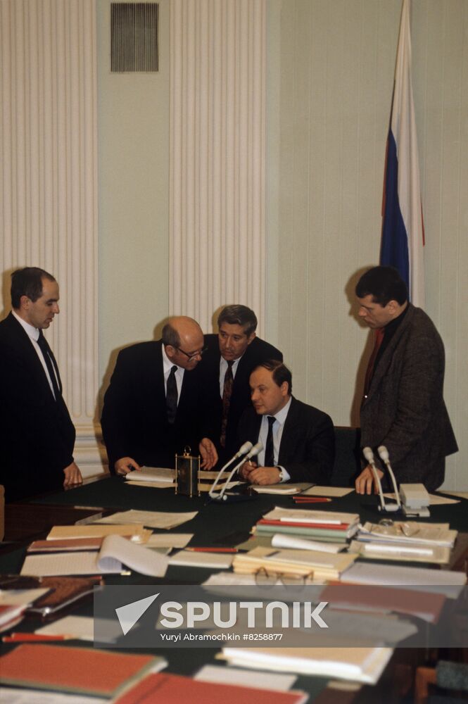 Ministerical meeting headed by Yegor Gaidar