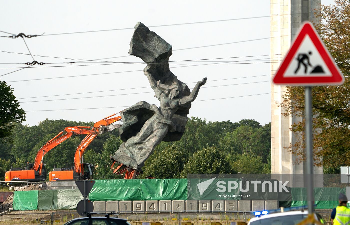 Latvia WWII Soviet Monument Demolition