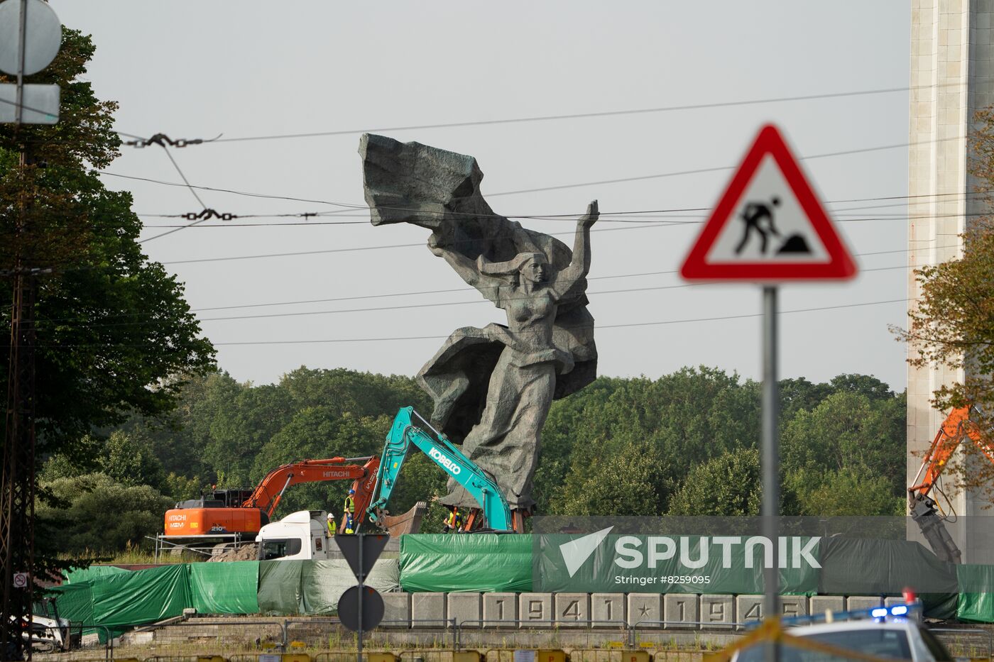 Latvia WWII Soviet Monument Demolition