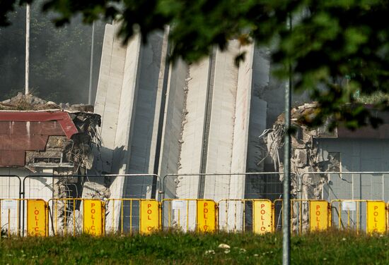 Latvia WWII Soviet Monument Demolition