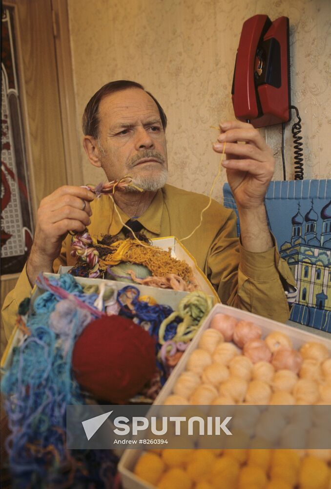 Embroidery master Boris Reznikov