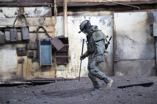 DPR Russia Ukraine Military Operation Demining