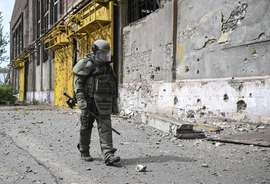 DPR Russia Ukraine Military Operation Demining