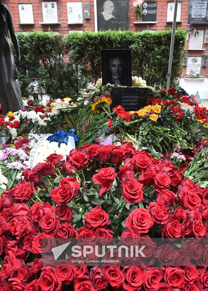 A view shows the grave of former Soviet President Mikhail Gorbachev during his funeral at Novodevichy Cemetery in Moscow, Russia. The ex-president of the USSR has died at the age of 91 after a serious and long illness on the evening of August 30. Location: Russia, Moscow. Author: Sergey Guneev/Sputnik. Russia Gorbachev Death