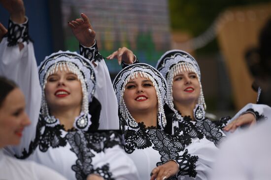 Russia EEF Sidelines