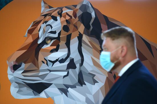 Russia EEF Sidelines