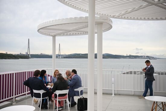 Russia EEF Sidelines