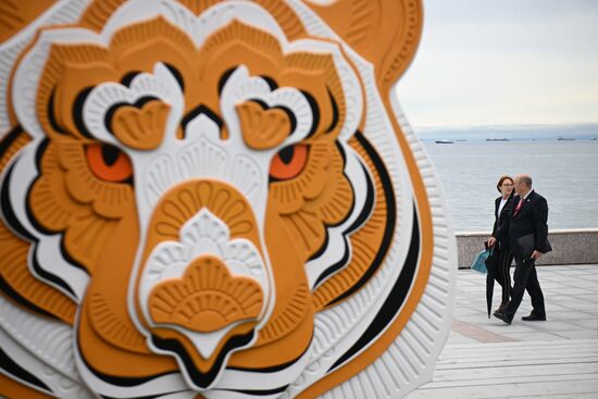 Russia EEF Sidelines