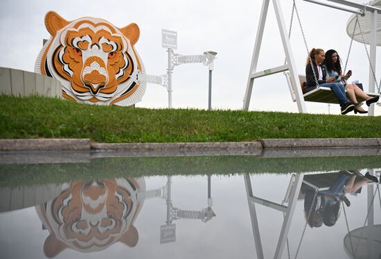 Russia EEF Sidelines