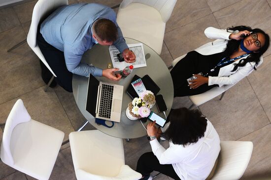 Russia EEF Sidelines