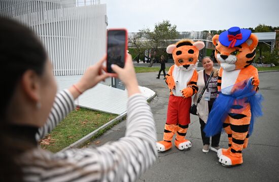 Russia EEF Sidelines