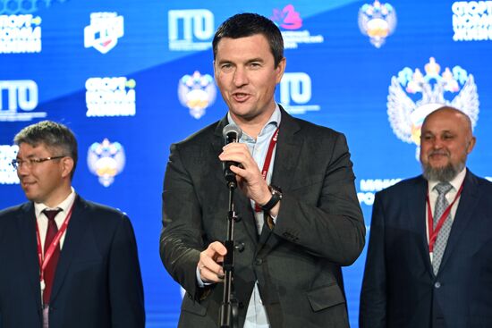 Russia EEF Sidelines