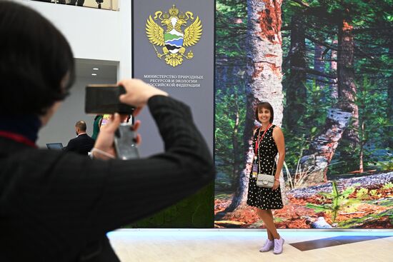 Russia EEF Sidelines