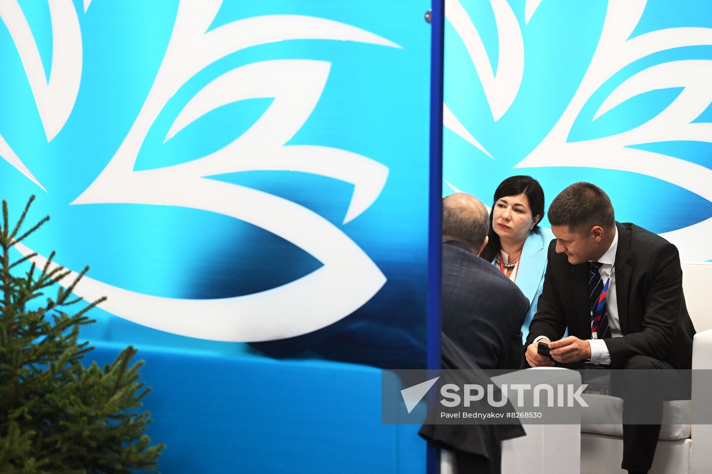 Russia EEF Sidelines