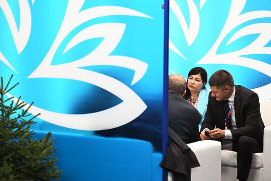 Russia EEF Sidelines