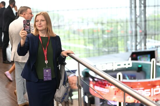 Russia EEF Sidelines