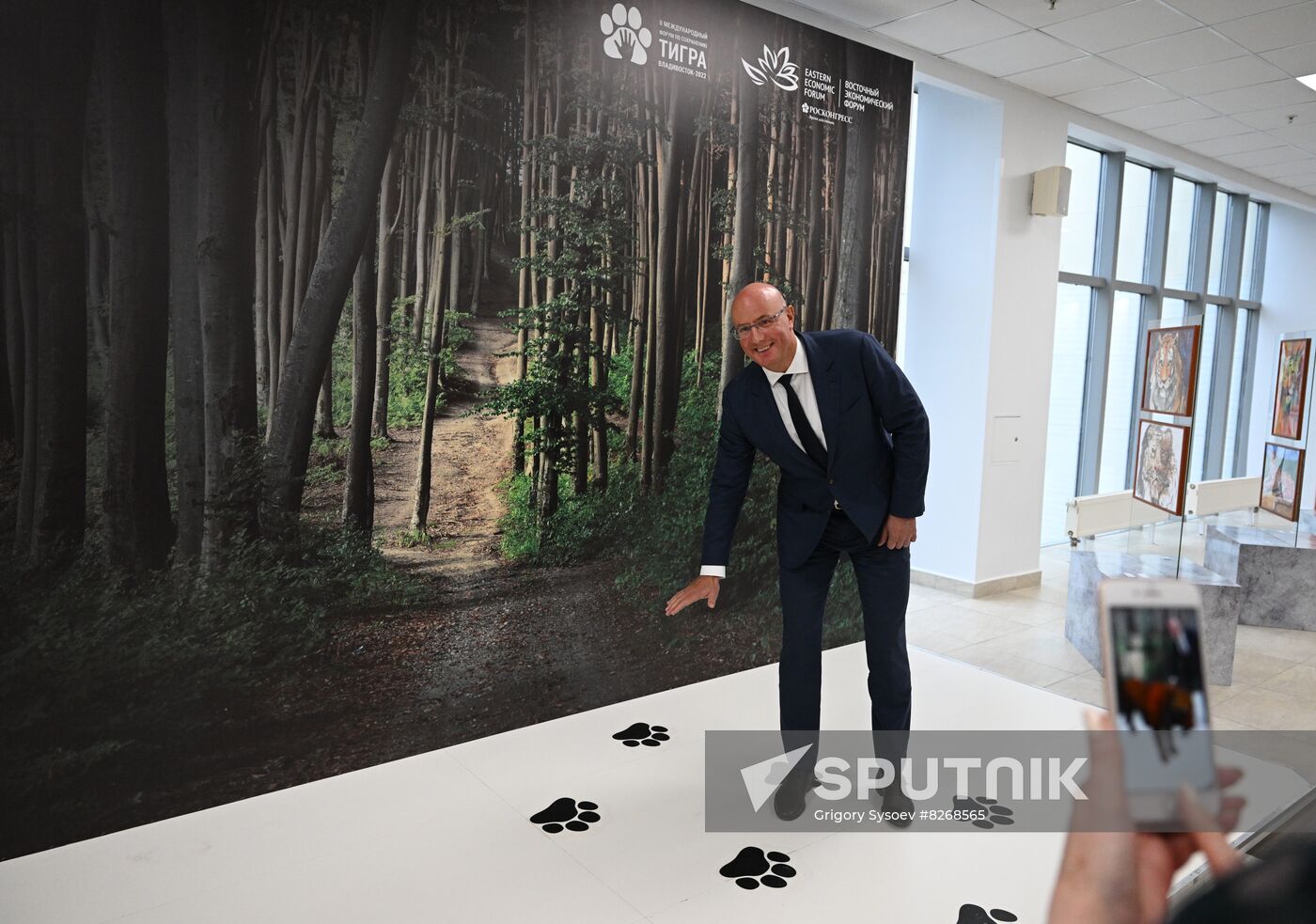 Russia EEF Sidelines