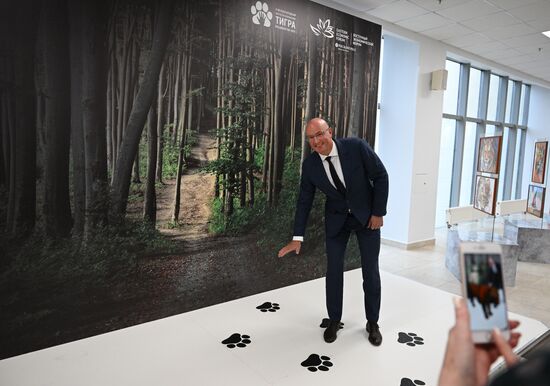 Russia EEF Sidelines