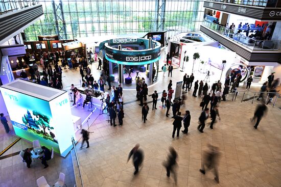 Russia EEF Sidelines