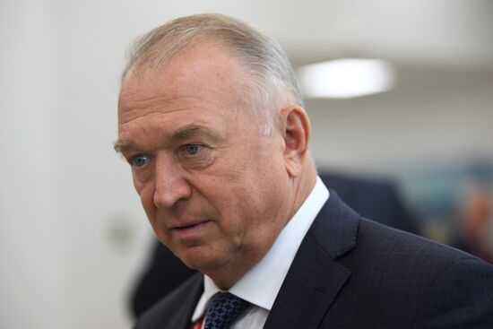 Russia EEF Sidelines