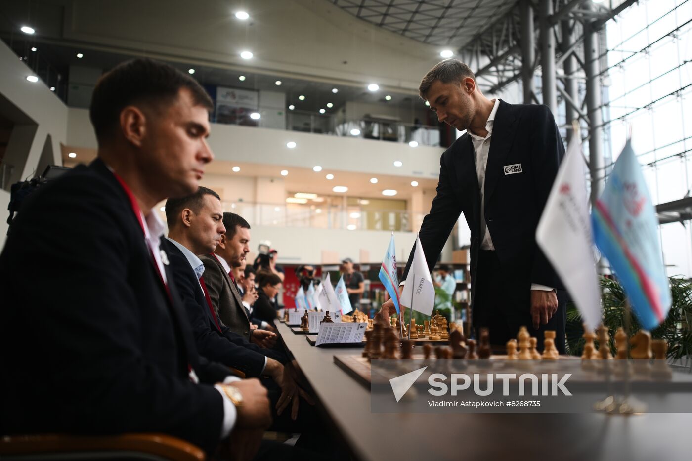 Russian chess grandmaster and World vice-champion Sergey Karyakin plays simultaneous chess games at the 2022 Eastern Economic Forum (EEF) in Vladivostok, Russia. Location: Russia, Primorsky krai region, Vladivostok. Author: Vladimir Astapkovich/Sputnik. Russia EEF Sidelines