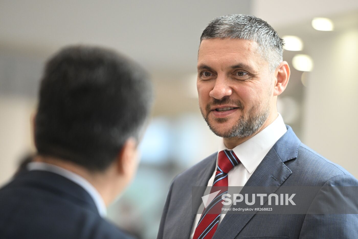 Russia EEF Sidelines