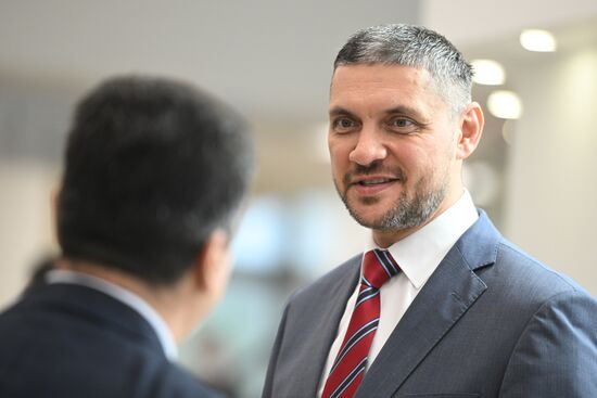 Russia EEF Sidelines