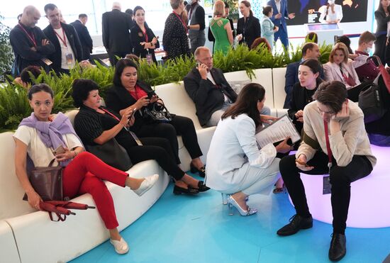 Russia EEF Sidelines