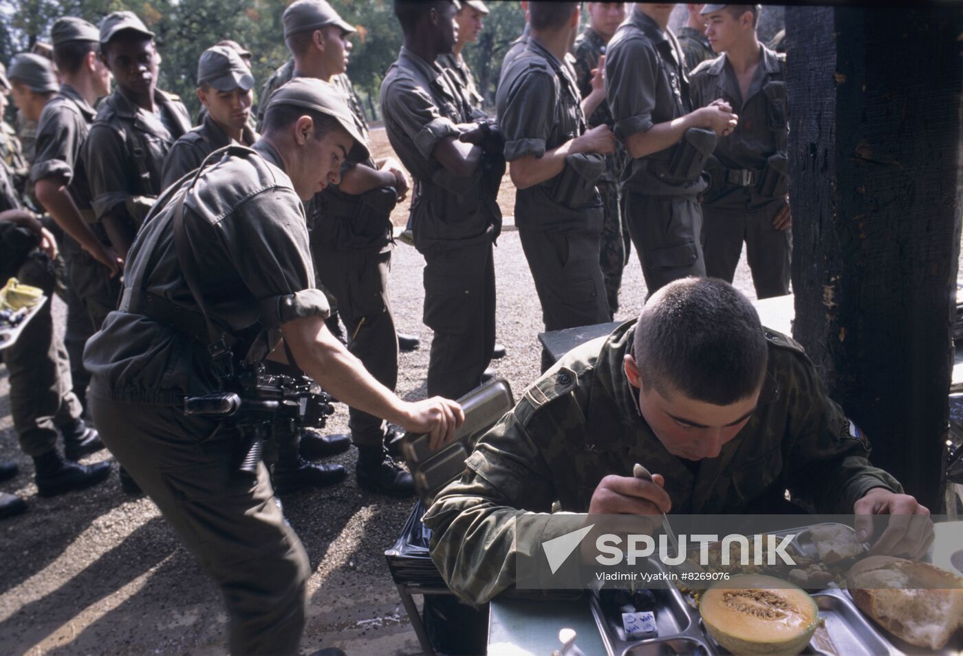 Russian, French airborne forces hold joint military drills in France