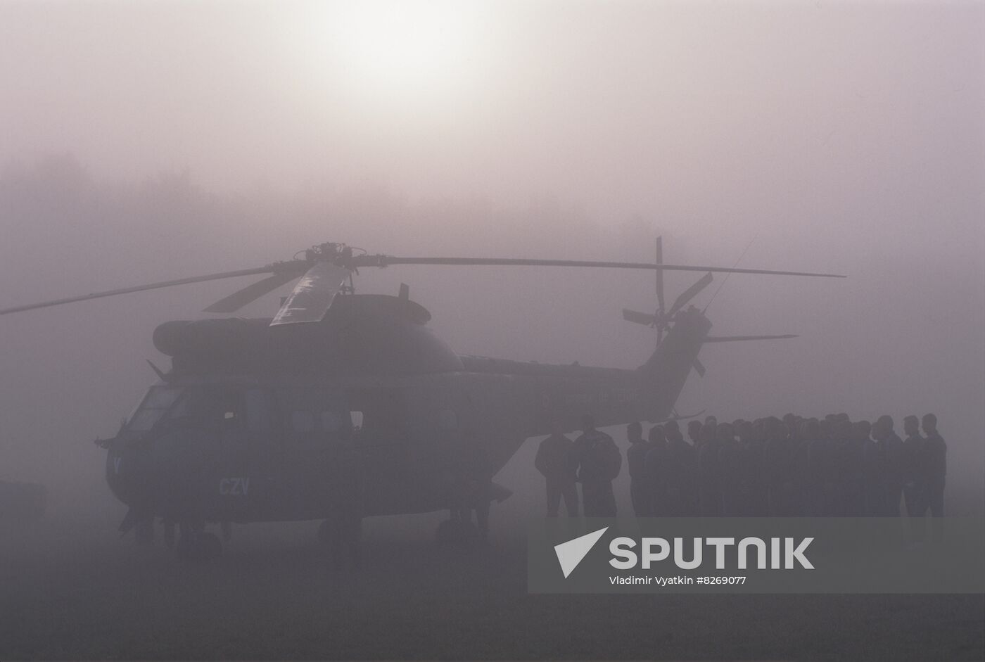 Russian, French airborne forces hold joint military drills in France