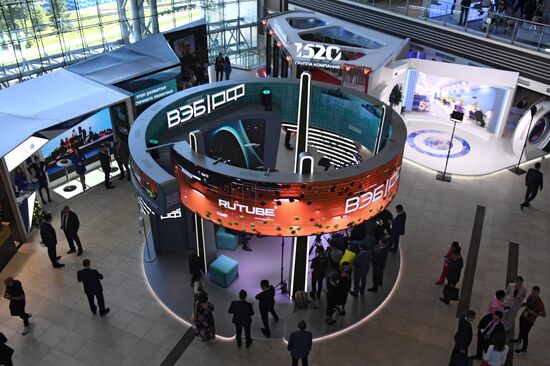 Russia EEF Sidelines